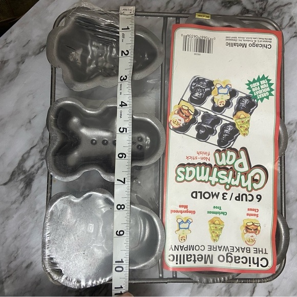 Vintage Christmas Cake Cookie Pan Mold Chicago Metallic Bakeware - Picture 3 of 5
